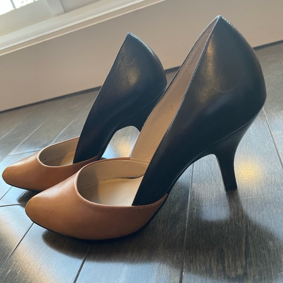 Leather - Picture 2 of 7